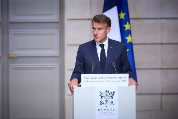 Macron: Roudy, kadın erkek eşitliğini Cumhuriyet’in bir gereği haline getirdi