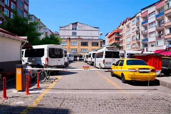 Giresun'da dolmuş durağına otomatik bariyer