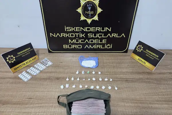 İskenderun’da kokain, sentetik ecza ve yüklü miktarda para ele geçirildi