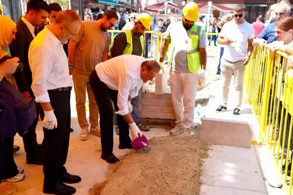 Eyüpsultan Meydanı tarihi kimliğine uygun şekilde yenileniyor