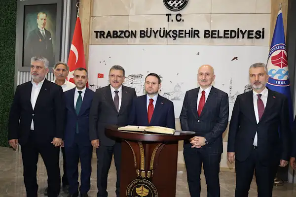  Adalet Bakanı Gürlek, Trabzon Büyükşehir Belediyesi’ni ziyaret etti