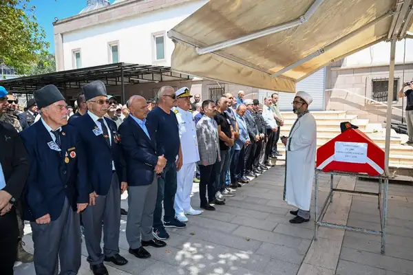 Kocaeli Valisi Aktaş, Kıbrıs Gazisi Hasan Ahtan Erencan'ın cenaze törenine katıldı