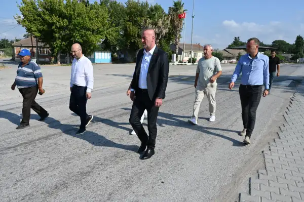 Karacabey Belediyesi kırsal mahallelerde 12 kilometrelik arazi yolunu iyileştirdi
