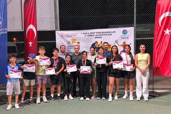 Batman tenis takımlarından Şırnak'ta çifte şampiyonluk