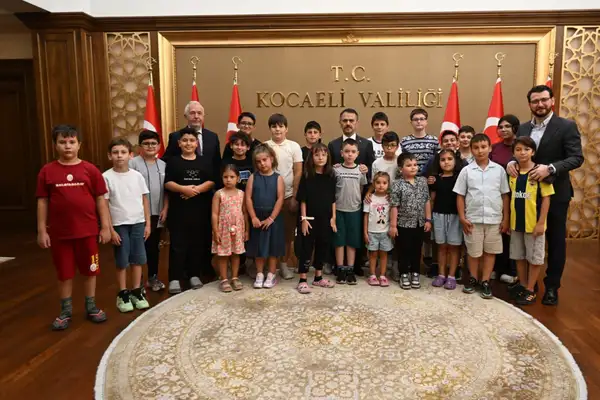 Yaz Kur'an Kursu öğrencilerinden Vali Aktaş'a ziyaret