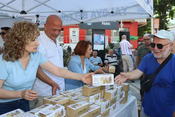 Yalova’da Miraç Kandili dolayısıyla kandil simidi dağıtıldı