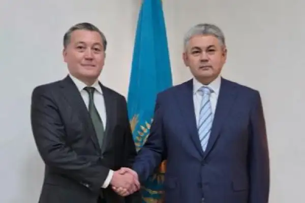 Kazakistan Dışişleri Bakanlığı ile KAZENERGY enerji diplomasisini görüştü