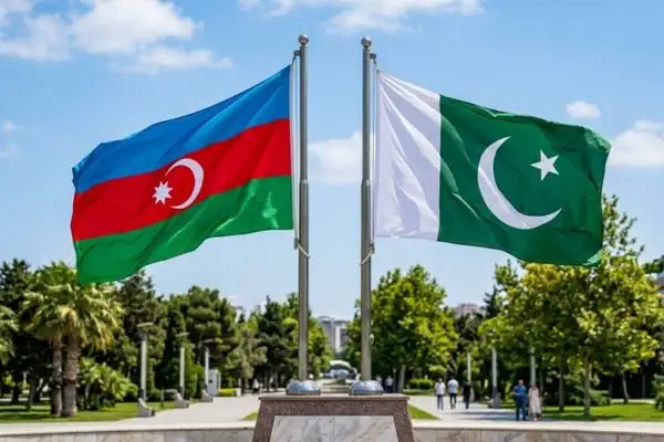 Azerbaycan ve Pakistan arasında askeri iş birliği görüşüldü