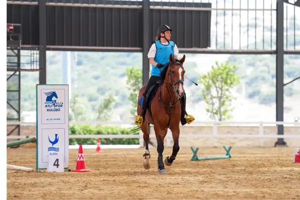 Aliapark Atlı Spor Kulübü'nde ilk lisans sınavı gerçekleştirildi