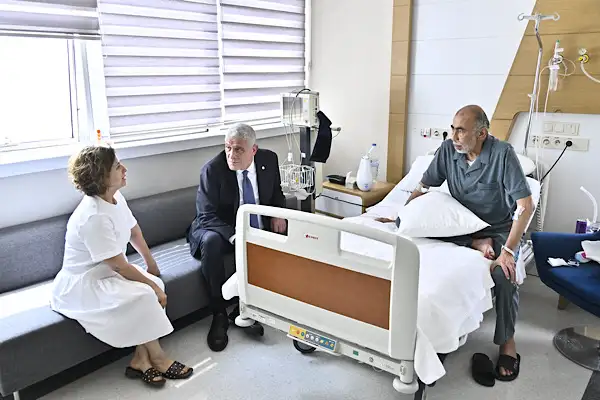 Dervişoğlu, hastanede tedavi gören İYİ Parti Milletvekili Çirkin'i ziyaret etti