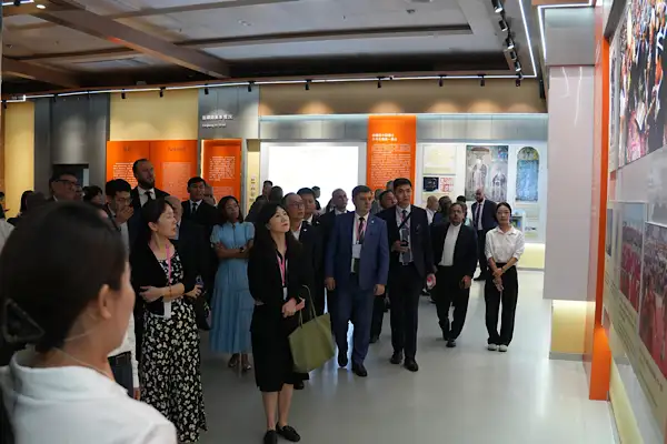 Uluslararası heyet Xinjiang’daki gelişmeleri yerinde inceledi