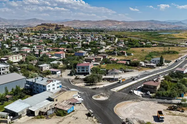 Van Sahil Yolu’nun iskele kavşağı tamamlandı