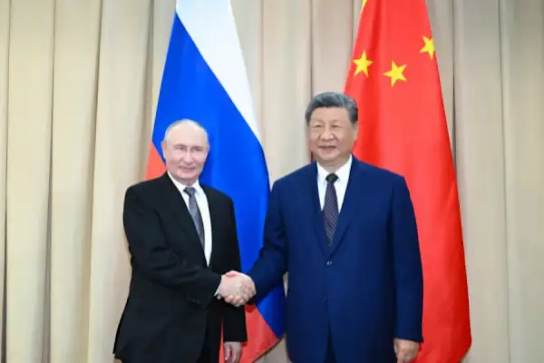 Cumhurbaşkanı Xi, Putin ile görüştü