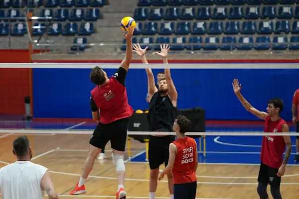 Düzce Belediyesi Spor Akademisi Erkek Voleybol Takımı yeni sezona hazırlanıyor
