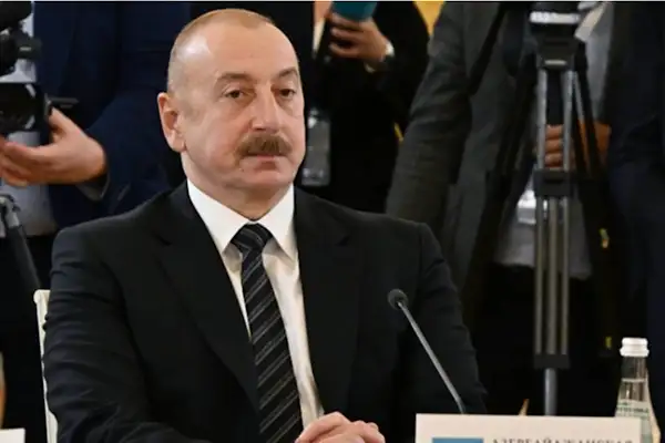 Aliyev ve eşi Mehriban Aliyev Deniz Kuvvetlerini ziyaret etti