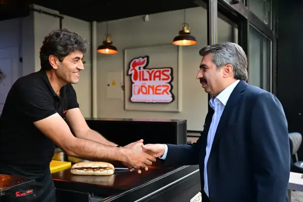 Başkan Yılmaz, Kurtuluş Caddesi esnafıyla bir araya geldi