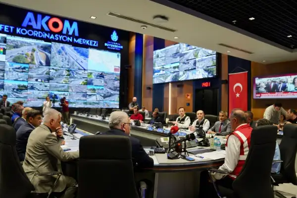İBB Başkanvekili Aslan, eğitim dönemi öncesi AKOM’u ziyaret etti