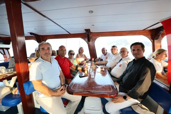 Gaziler ve aileleri Marmaris’te mehtap turunda buluştu