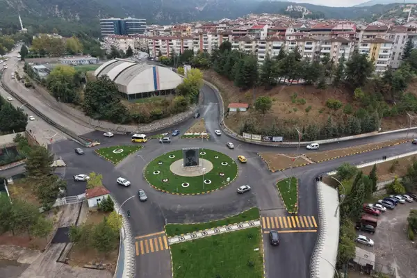 Şirinevler’de Onur Kent yamaçlarında yeşillendirme çalışması tamamlandı