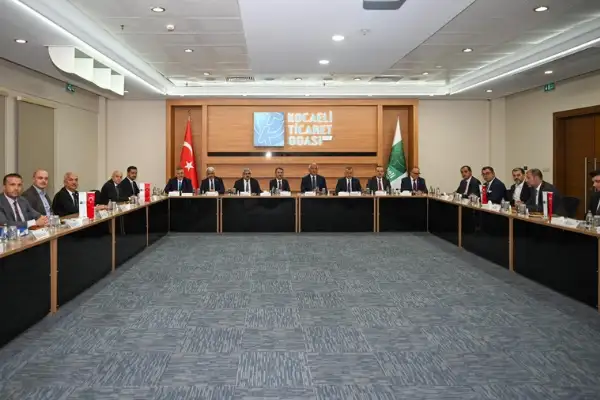 Bakan Ersoy, Kocaeli’de STK temsilcileriyle turizm toplantısına katıldı