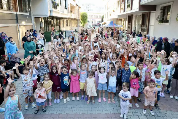Küçükçekmece’de “Sokakta Oyun Var” etkinliği 10 bine yakın çocuğu buluşturdu