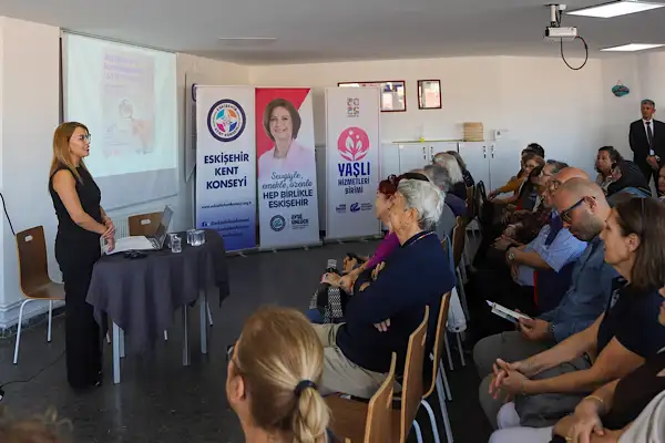 Eskişehir'de Alzheimer ve demans konusunda uzman söyleşisi düzenlendi