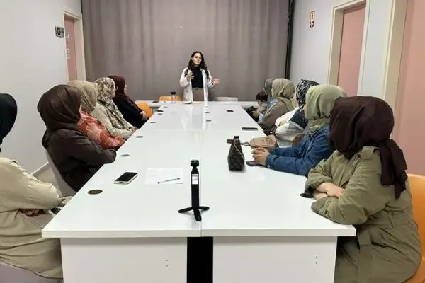 Çayırovalı veliler rehberlik servisiyle bilgilendiriliyor