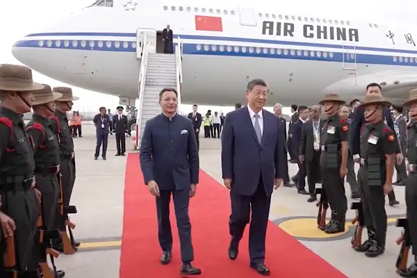 Xi, BRICS zirvesi için Hindistan'a geldi.