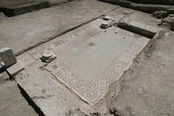 Pompeiopolis'te 105 metrekarelik mozaik ve Eros başı bulundu