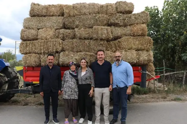 İzmit Belediyesi, yangında zarar gören üreticilere yem ve saman desteği verdi