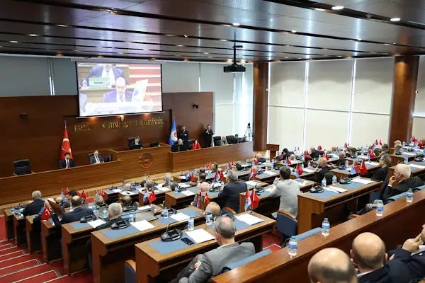 Trabzon'da raylı sistem ve Uzunkum Yaşam Alanı projeleri meclis gündeminde