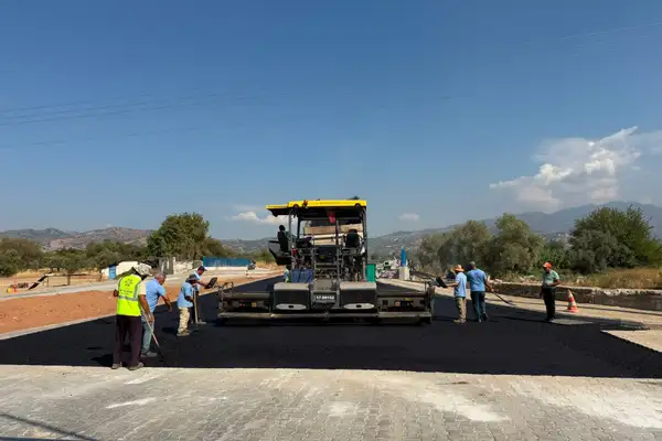 Aydın’ın 17 ilçesinde yol yapım ve yenileme çalışmaları sürüyor