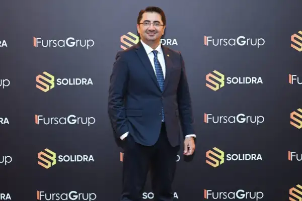 Solidra satın almada yapay zeka ile insan deneyimini buluşturuyor