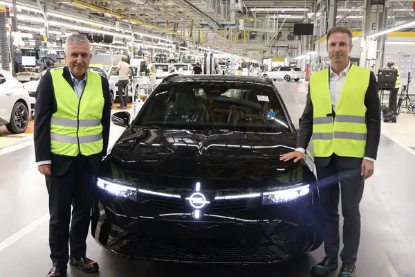 Tofaş ve Opel’den geleceğe yönelik stratejik iş birliği mesajı
