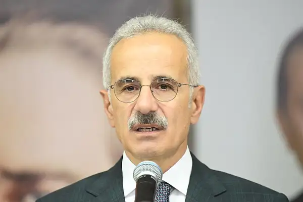 Bakan Uraloğlu: Sakarya’da 15,2 kilometrelik tramvay hattı yapıyoruz