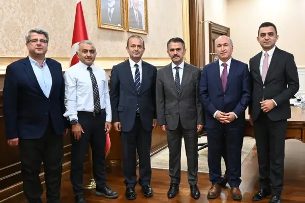 İstanbul Üniversitesi Siyasal Bilgiler Fakültesi mezunlarından Vali Aktaş’a ziyaret