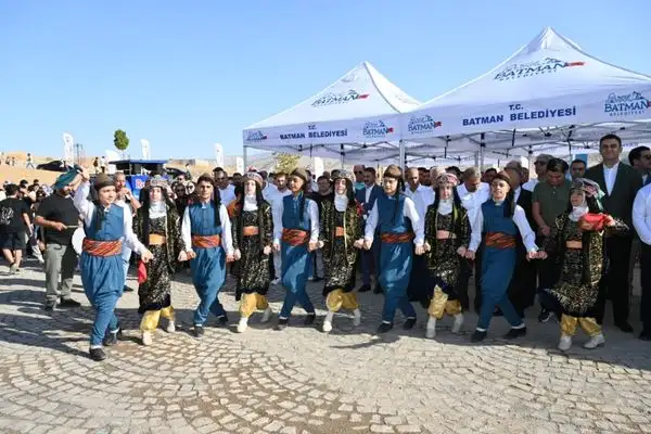 Batmanlılar Hasankeyf festivaline akın etti