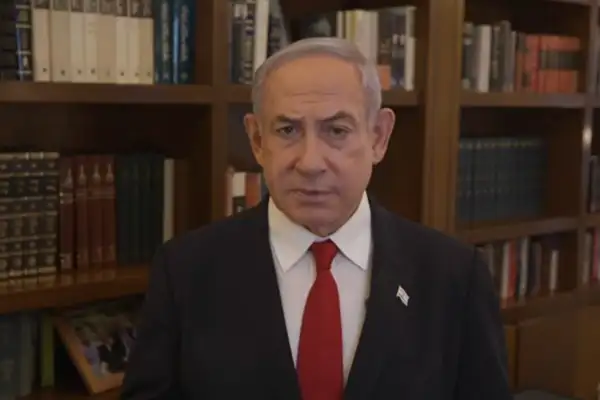 Netanyahu'dan Lieberman'a: Hemen vazgeç