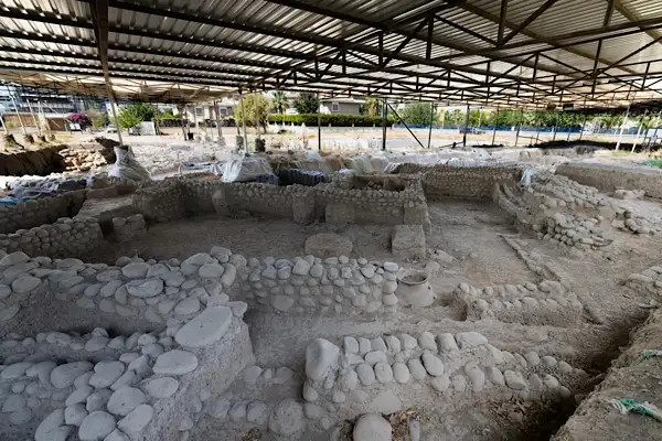 Yassıtepe kazılarında 5 bin yıllık kent yaşamına ilişkin bulgular ortaya çıkarıldı