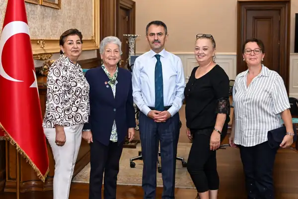 Kadın ve Mücadele Derneği Kocaeli Şubesinden Vali Aktaş’a ziyaret