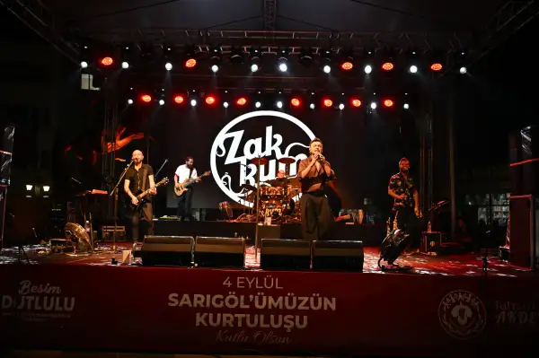Sarıgöl'de kurtuluşun 104. yıl dönümü Zakkum konseriyle kutlandı