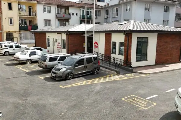 İnegöl’de Aile Sağlığı Merkezi çevresi hizmete hazır