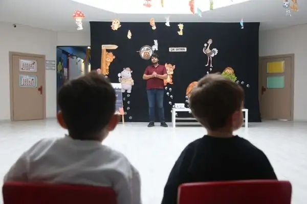 Çayırova’da minik öğrencilere sokak hayvanları ve veterinerlik anlatıldı