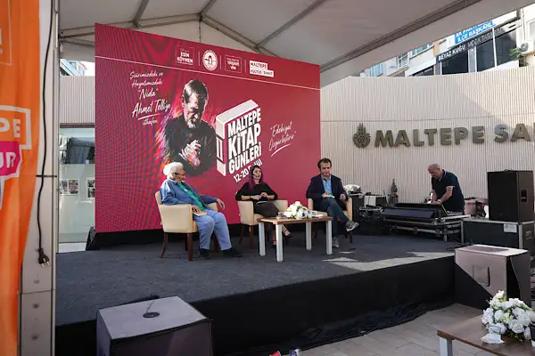 Maltepe Kitap Fuarı'nda ikinci gün etkinliklerle devam etti