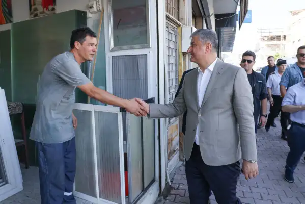 Vali Yavuz, Adana’da esnafı iş yerlerinde ziyaret etti