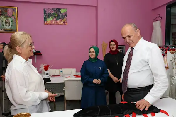 Başkan Özlü, Kadın Emeği Merkezi’ni ziyaret etti