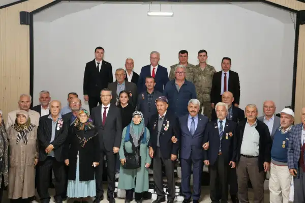 Kandıra’da şehit yakınları ve gaziler onuruna program düzenlendi