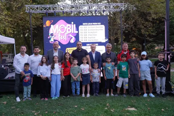 Başkan Aydın, Mobil Fest’te çocukların bilim heyecanına ortak oldu
