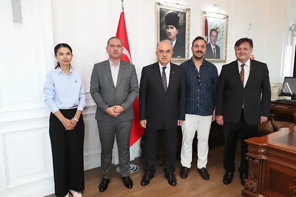 Özbekistanlı tur operatörlerinden Vali Erol’a ziyaret