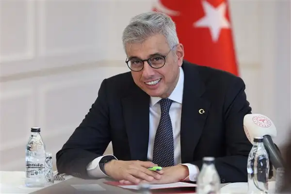 Bakan Memişoğlu, dereceyle tıp fakültesine giren öğrencilerle buluştu